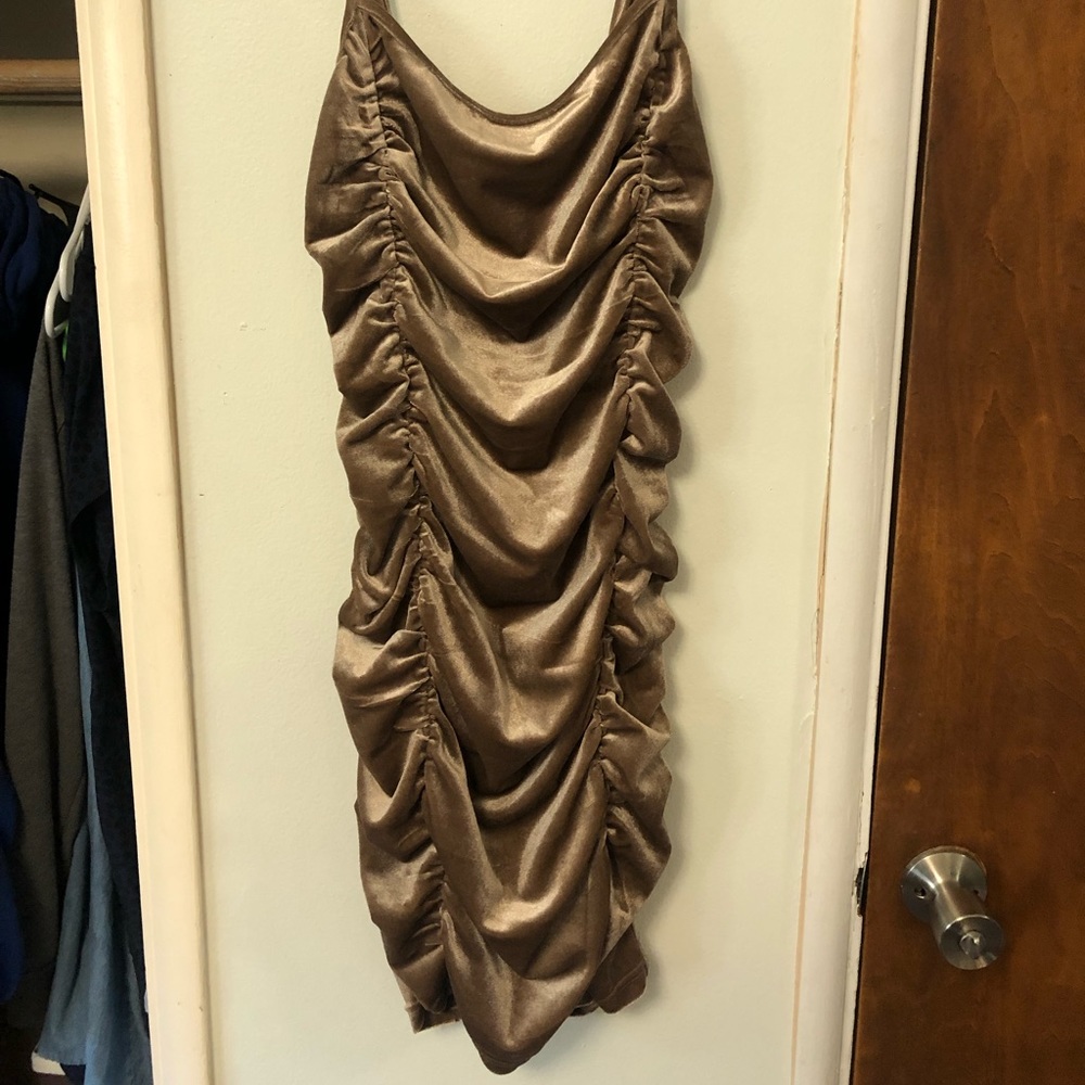 NWOT Forever 21 ruched dress